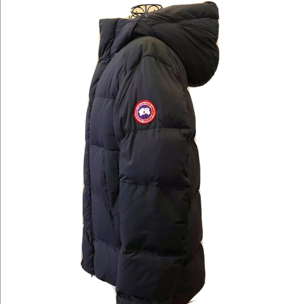 Canada goose men’s puffer coat original price 725$ barely worn